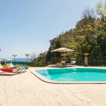 Holiday Family - Big On The Swimming Pool In Front Of Capri Apartamento *
