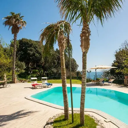 Apartamento Holiday Family - Big On The Swimming Pool In Front Of Capri *